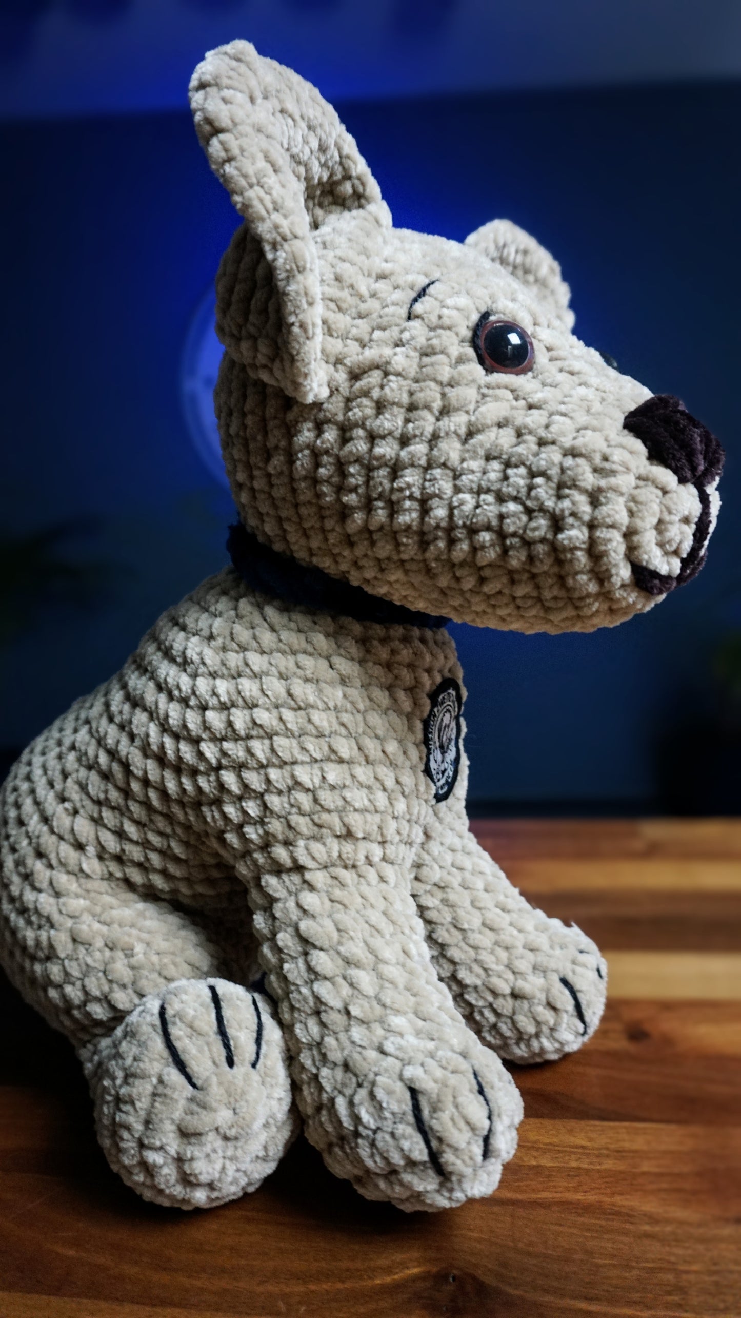 Plüschie „FINJA“ - Kuscheln & Helfen